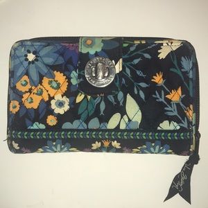 Vera Bradley Wallet/Clutch